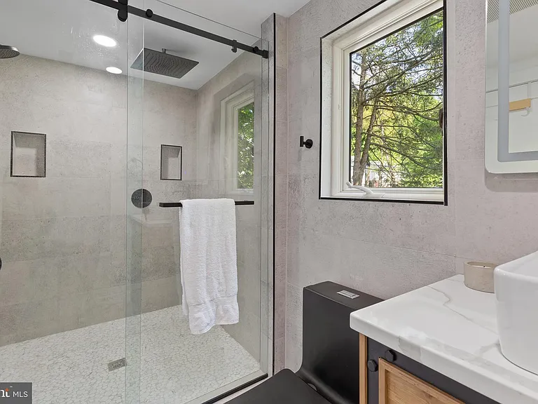 101 Lakeshore Dr — Photo 19