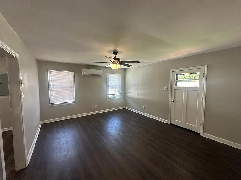1116-1116 Cornelia Cir — Photo 17
