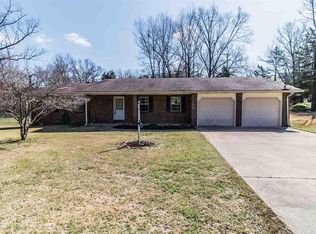 2622 Fox Dr, Poplar Bluff, MO 63901