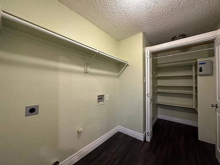 5900 Aloe Ct — Photo 10