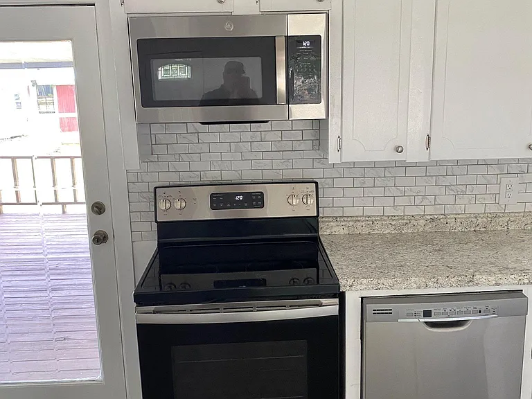 207 Corning St — Photo 3