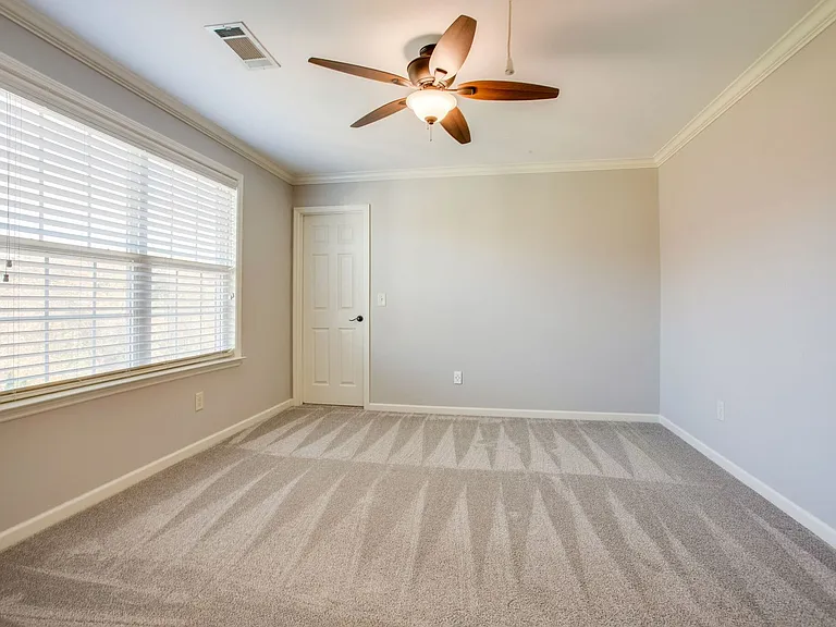417 Gambrel Ct — Photo 27