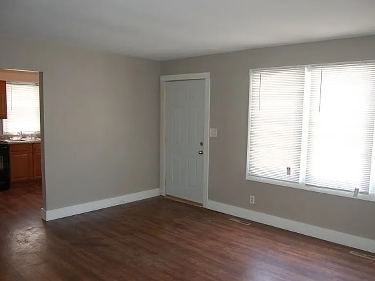 226 S Governor St — Photo 7
