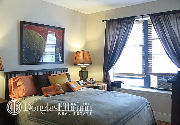 4th image of 383 Saint Johns Pl APT 3D