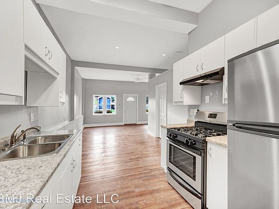 5th image of 2639 White Oak Ave APT 1