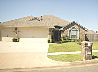 19225 Garden Creek Ln, Edmond, OK 73012