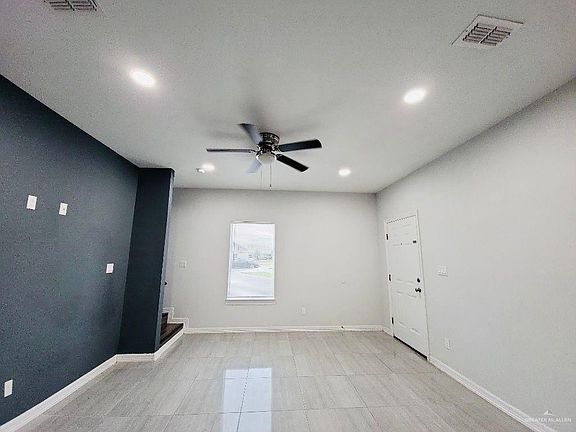 3rd image of 2101 Taxco Ct APT 2