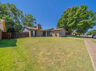 3828 Aspenwood Dr, Bedford, TX 76021