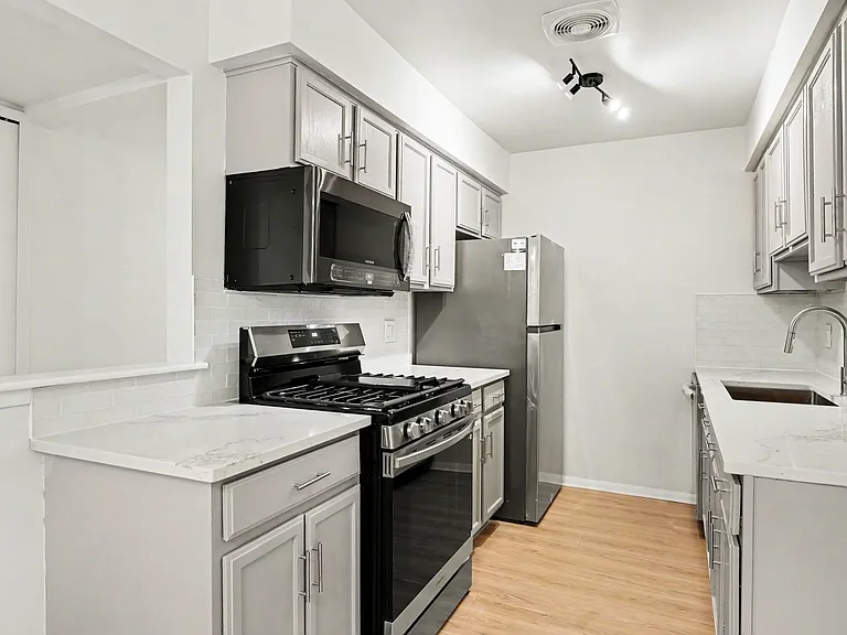 44413 Savery Dr — Photo 3