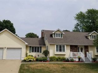 434 Oakwood Pl, Geneseo, IL 61254