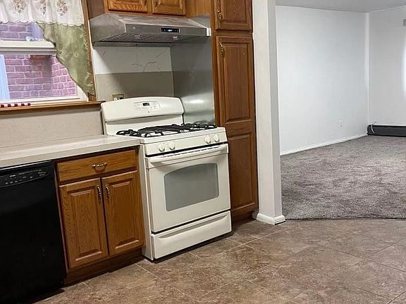 4th image of 51-14 71st St #1