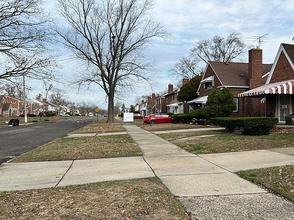 4th image of 16536 Strathmoor St