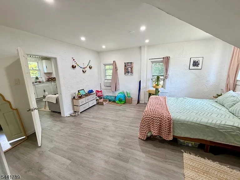 390 Orange Rd #5 — Photo 4