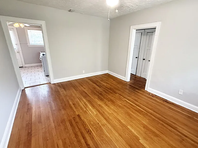 415-419-423 Probasco St — Photo 26