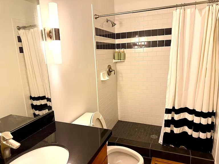 676 E Markea Ave — Photo 19