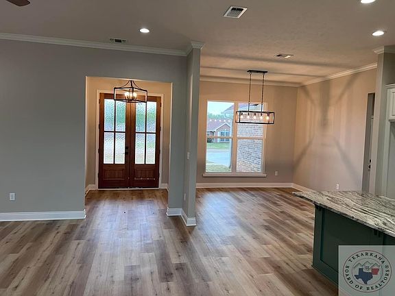 4th image of 4402 Magee Dr