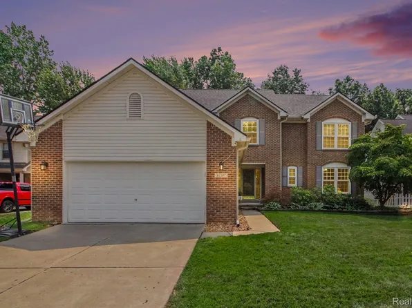 22507 Fawn Rd, Brownstown, MI 48183