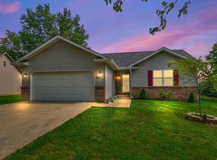 322 E Cardinal Glen Dr, Bloomington, IN 47401