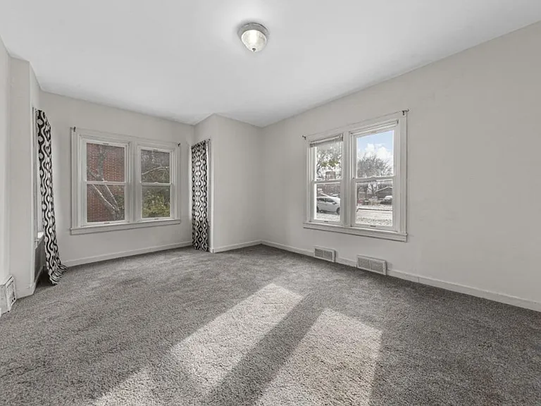 214 W College St #2 — Photo 7
