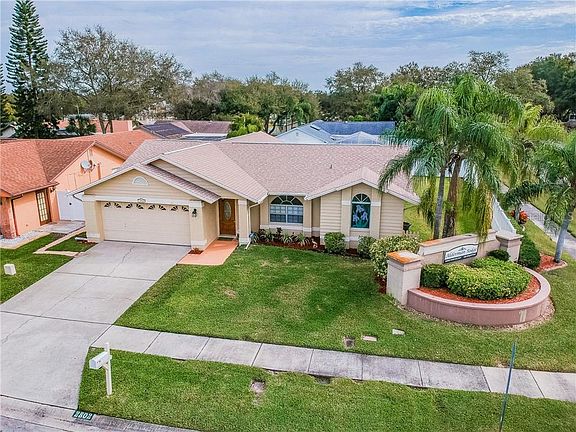 3rd image of 2802 Orchard Dr