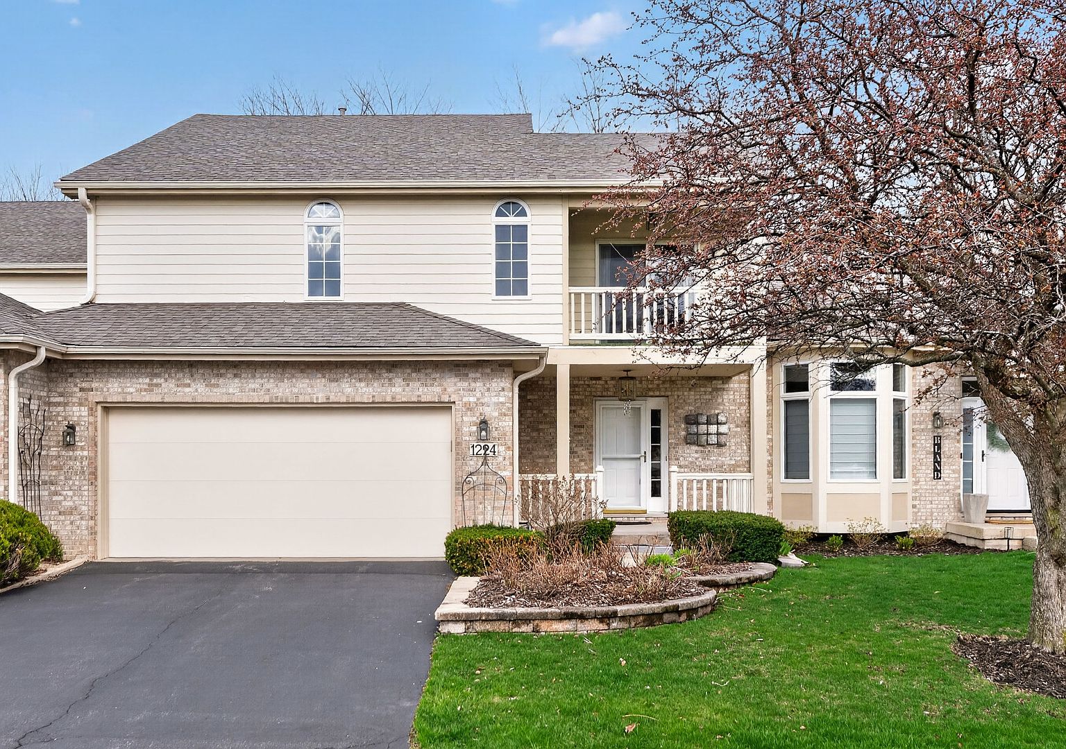 1224 Bellevue Dr