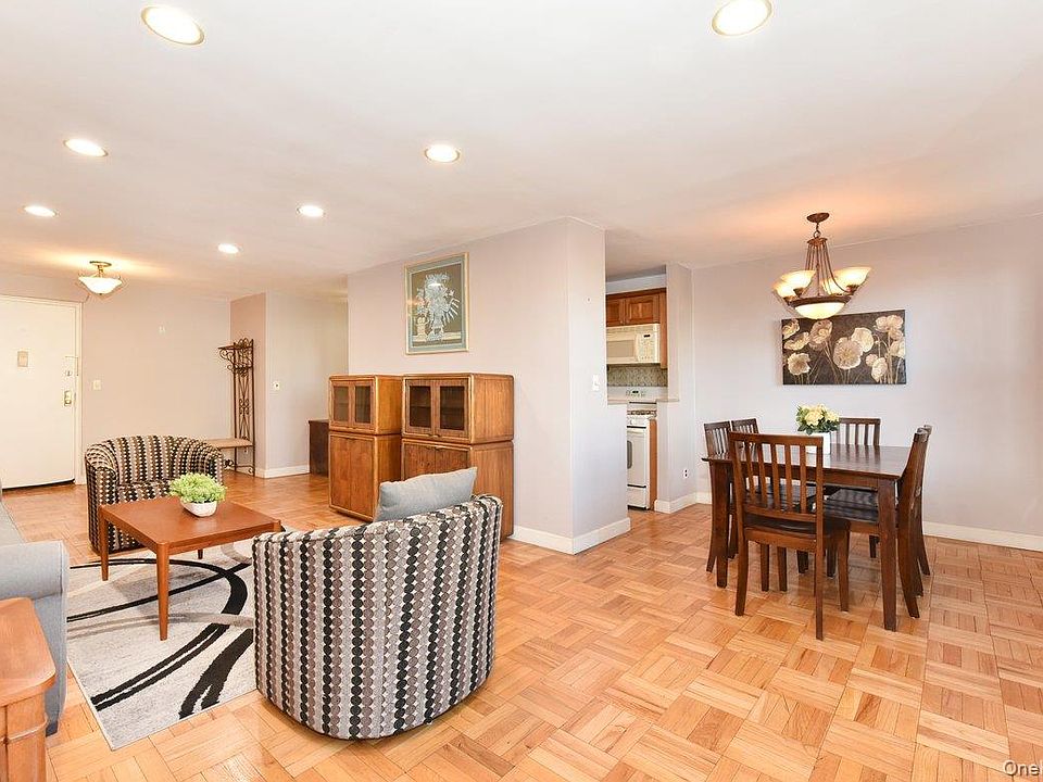 1st image of 4 Birchwood Court #1N