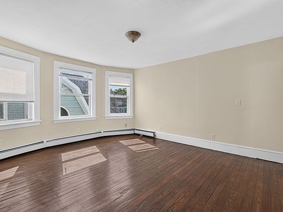 5th image of 40-44 Vine St #3