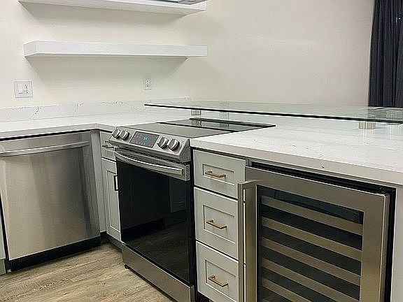 4BED & 3BATH KITCHEN