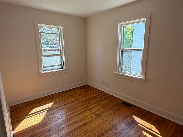 532 Cedar St — Photo 9