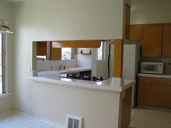 5th image of 106 N Fuller Ave