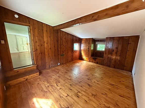3rd image of 126 Bridge St