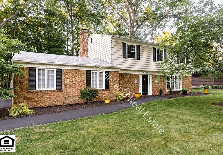9324 Saratoga Rd — Photo 2