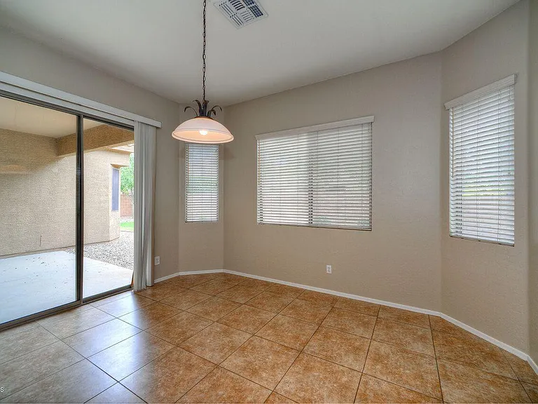 26237 N 74th Ln — Photo 7