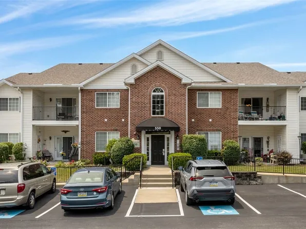 550 Hidden Ridge Ct APT 102, South Park, PA 15129