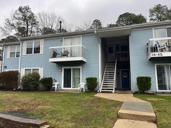 78 Club Pl #78, Galloway, NJ 08205