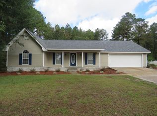 306 Summertree Dr, Douglas, GA 31535