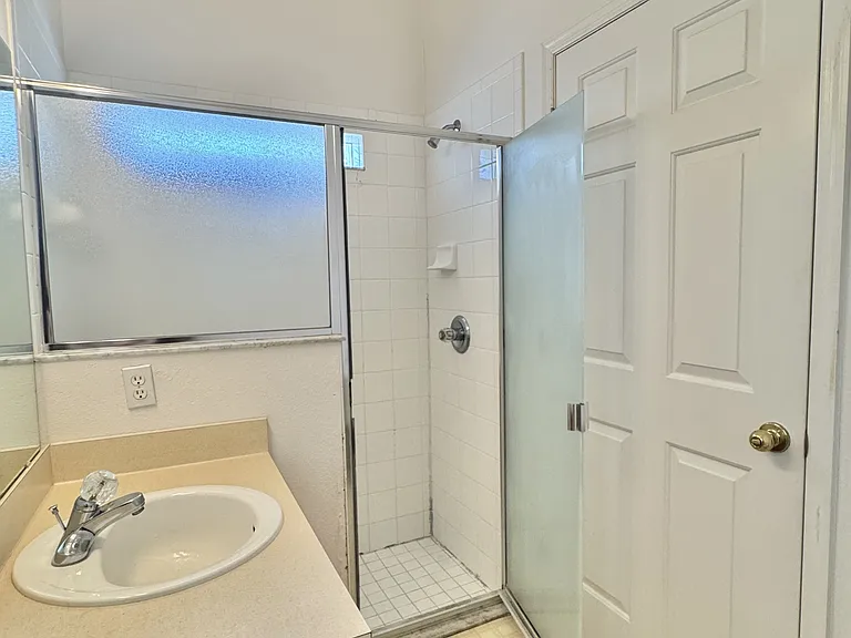 140 Sonja Cir — Photo 9