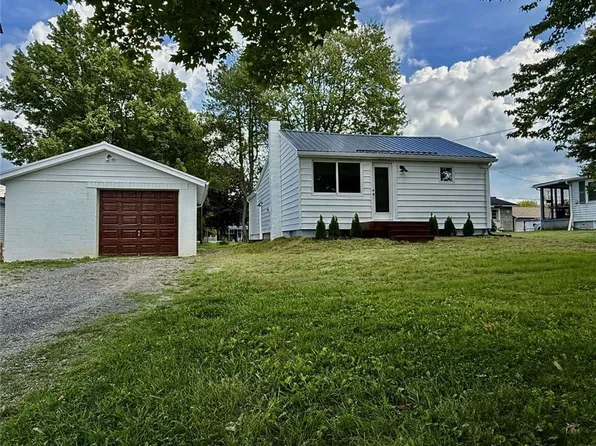 323 Butler Ave, Ellwood City, PA 16117