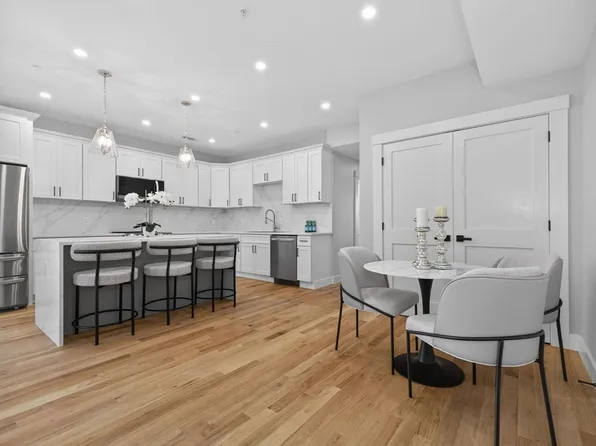 60 Stanley St #203, Dorchester, MA 02125