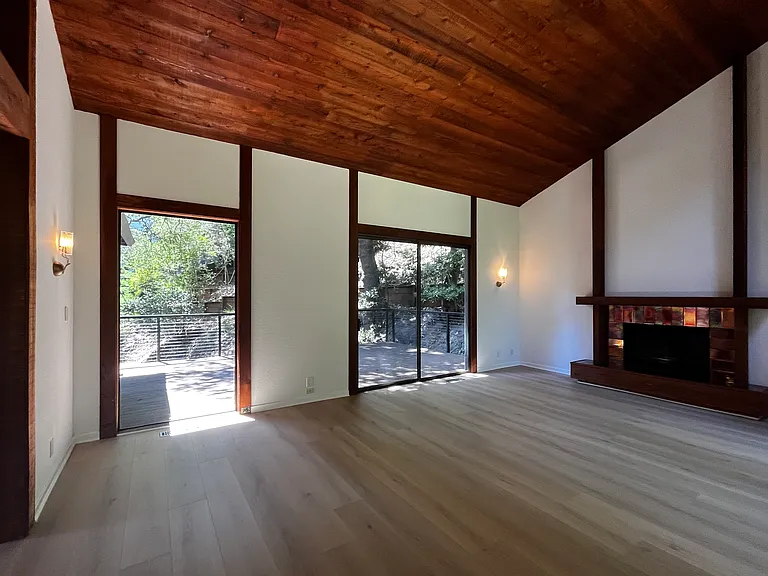 1270 Hayne Rd — Photo 3