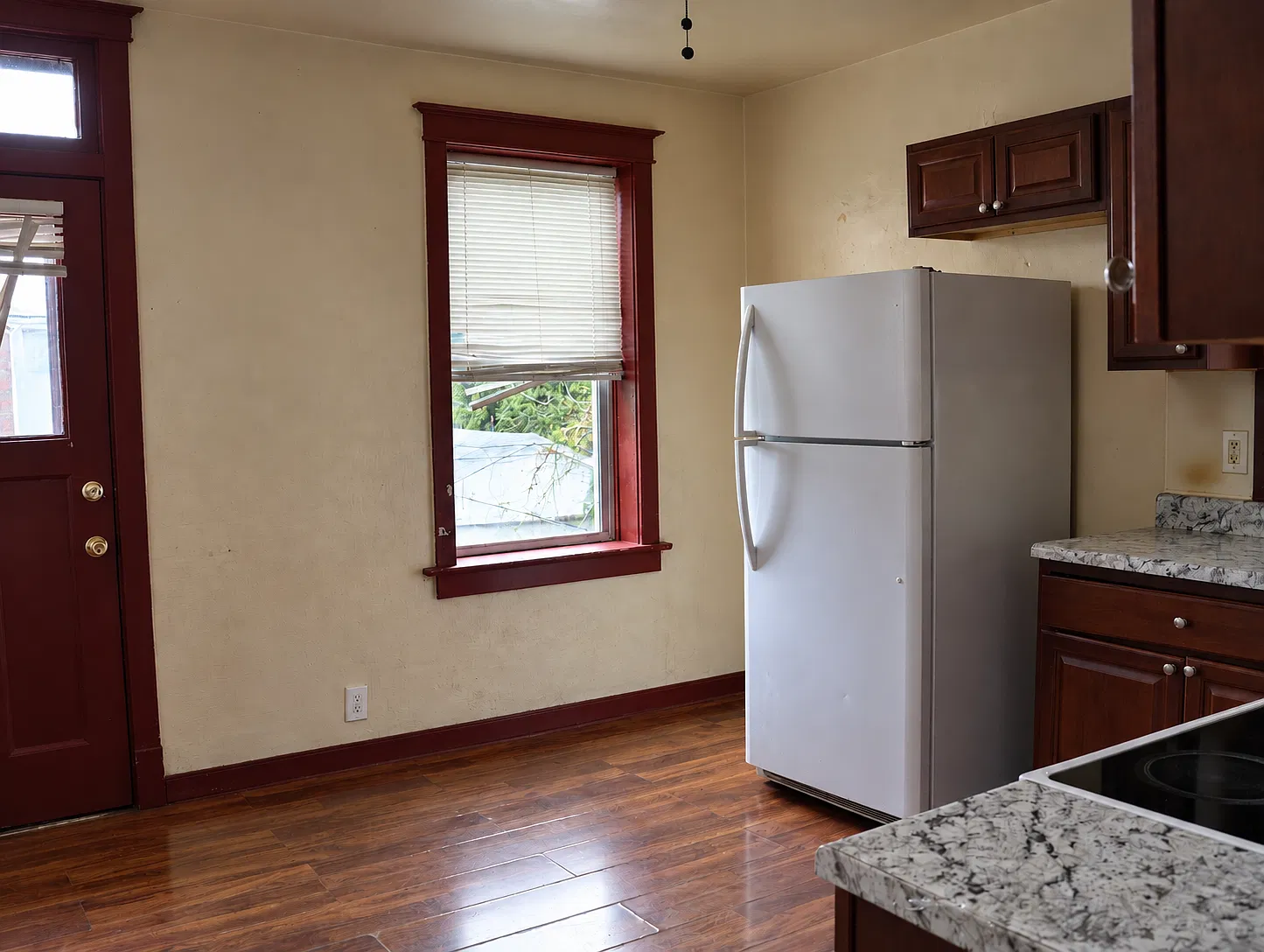 3 bed, 1147 sqft, $1,350 — Photo 2