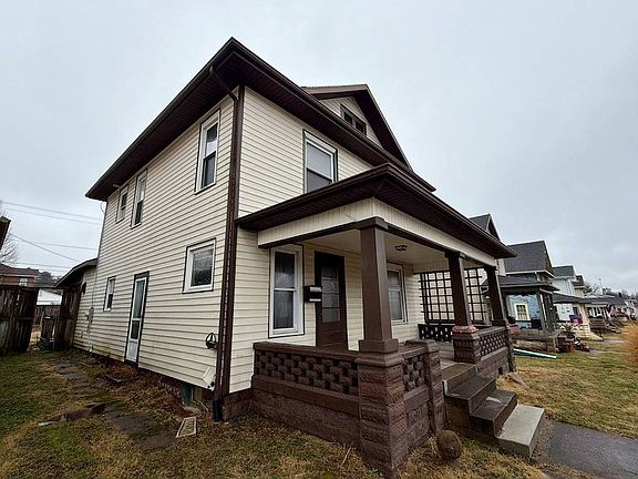 3rd image of 718 Clark St