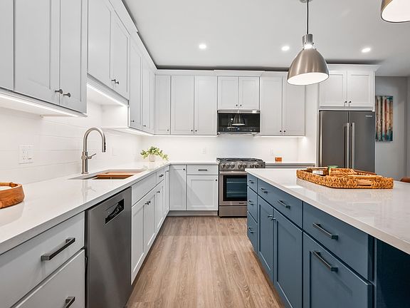 2nd image of 243 Skimobile Road #252