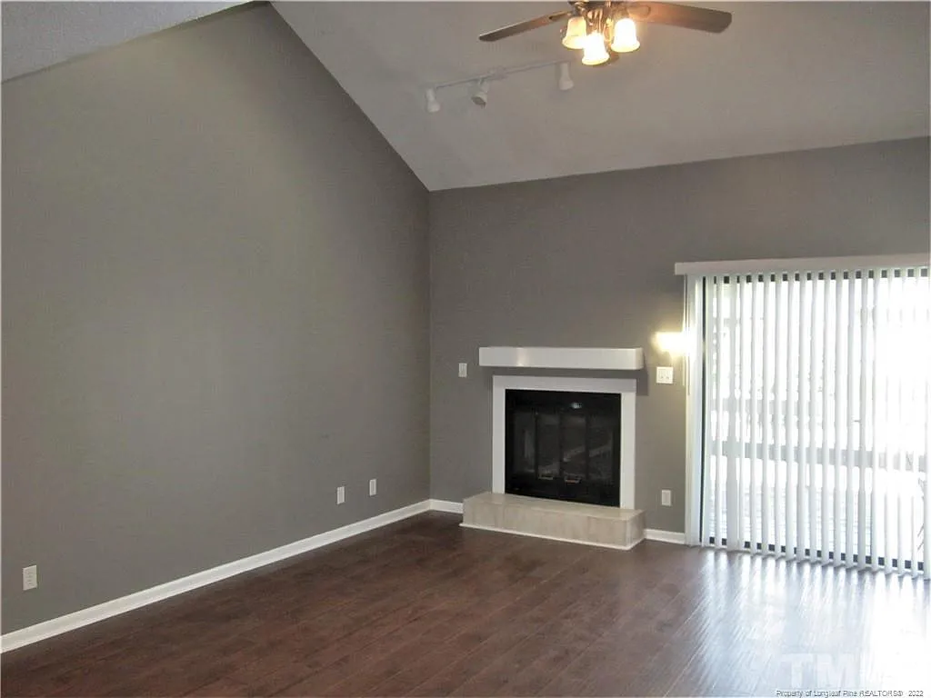 2 bed, 1549 sqft, $1,499 — Photo 2