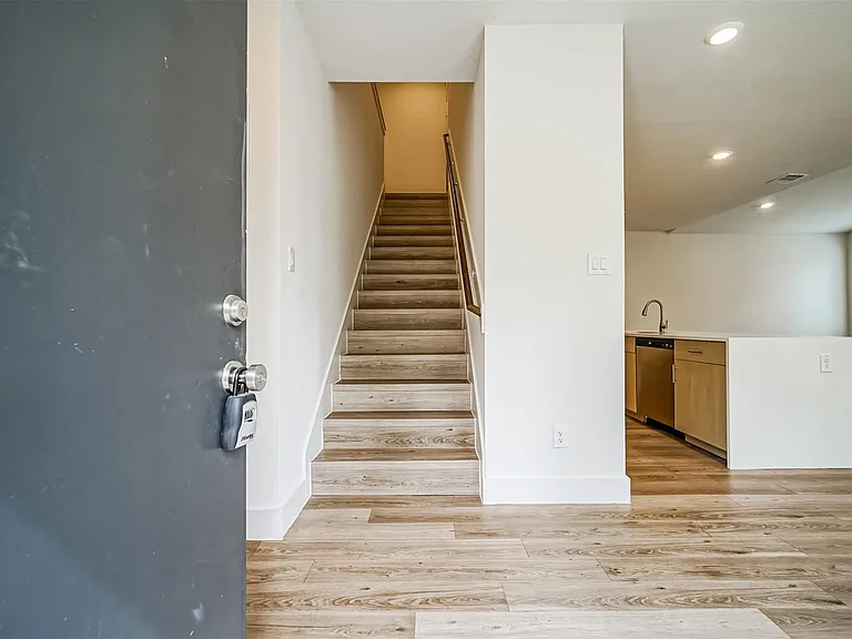 2523 Appian Way #B — Photo 5