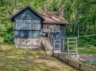 114 Pocantecs Rd, Highland Lakes, NJ 07422