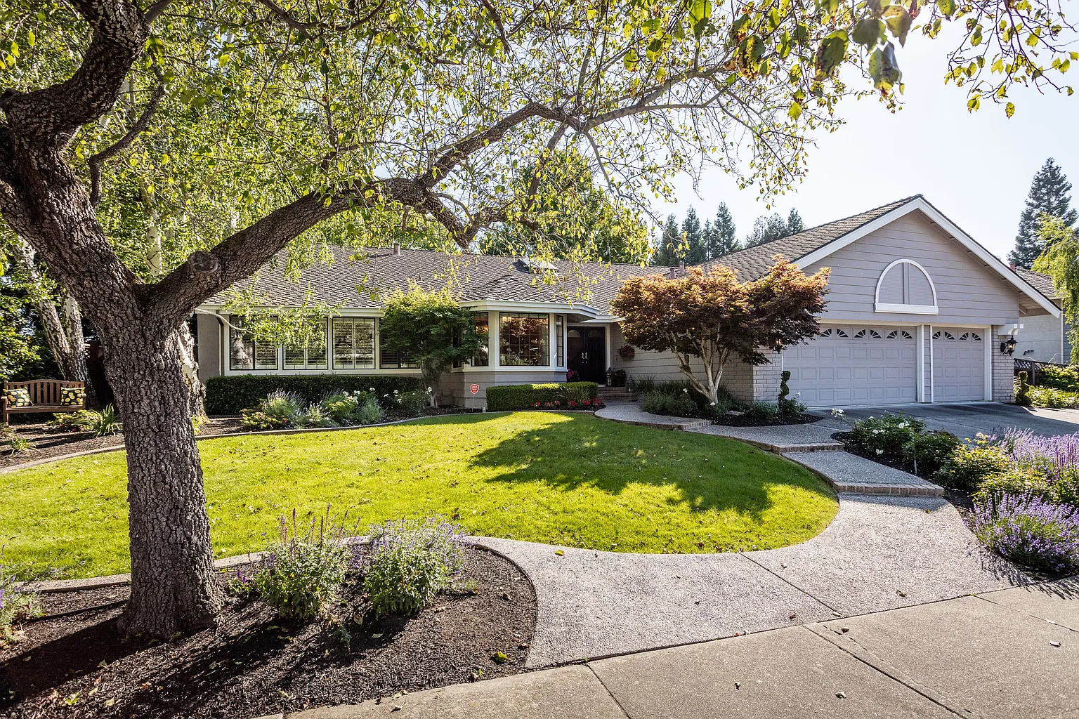 4089 Greenwich Dr photo 1