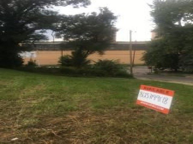 2nd image of 251 1st Ave