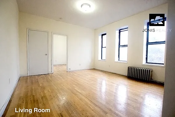 Rented by Jonis Realty | media 5