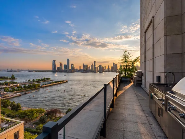 70 Vestry Street image 25 of 31